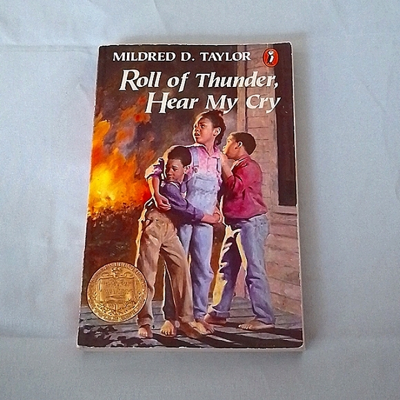 Book: Roll of Thunder Hear My Cry - Picture 1 of 3